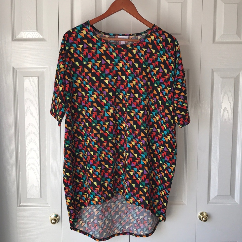 LuLaRoe ✨NEW ✨M Irma Top ⭐️Hi-Lo Tunic⭐️NWT